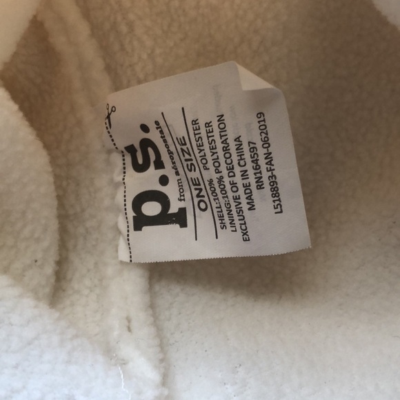 P.s from Aeropostale Unicorn hat with hand warmer pocket - Picture 4 of 4